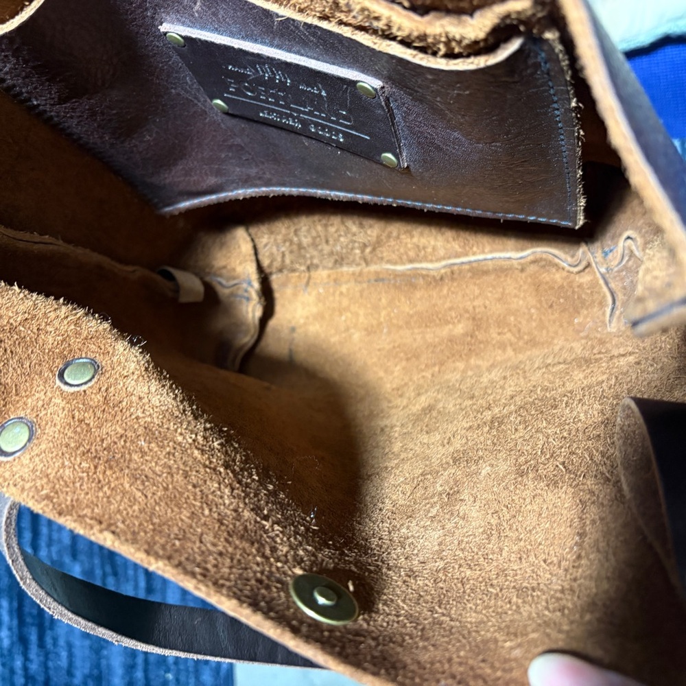 Portland Leather small classic tote - Picture 11 of 11